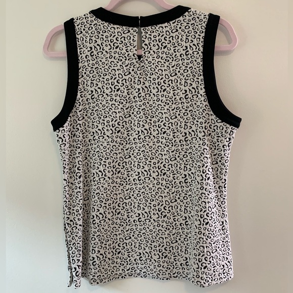 Ann Taylor snow leopard print sleeveless top/shell. - Picture 5 of 5